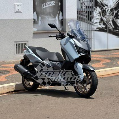 YAMAHA XMAX 300 CONNECTED ABS 